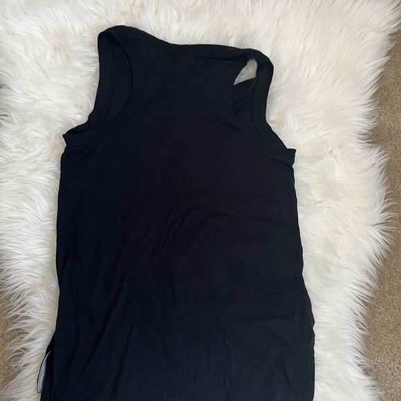 Nike top - Picture 3 of 3